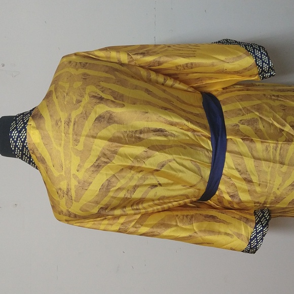 NEW! Sassy Jones Printed Wrap Topper Robe with Belt, Yellow & Blue - Picture 9 of 16